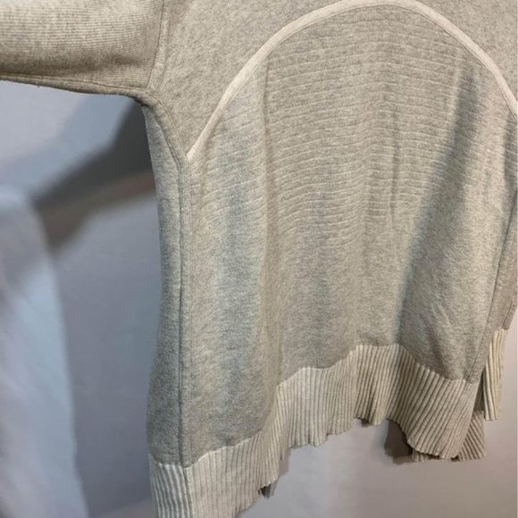 LULULEMON woman’s reversible gray/cream cardigan. One size. Fits … - Picture 9 of 10